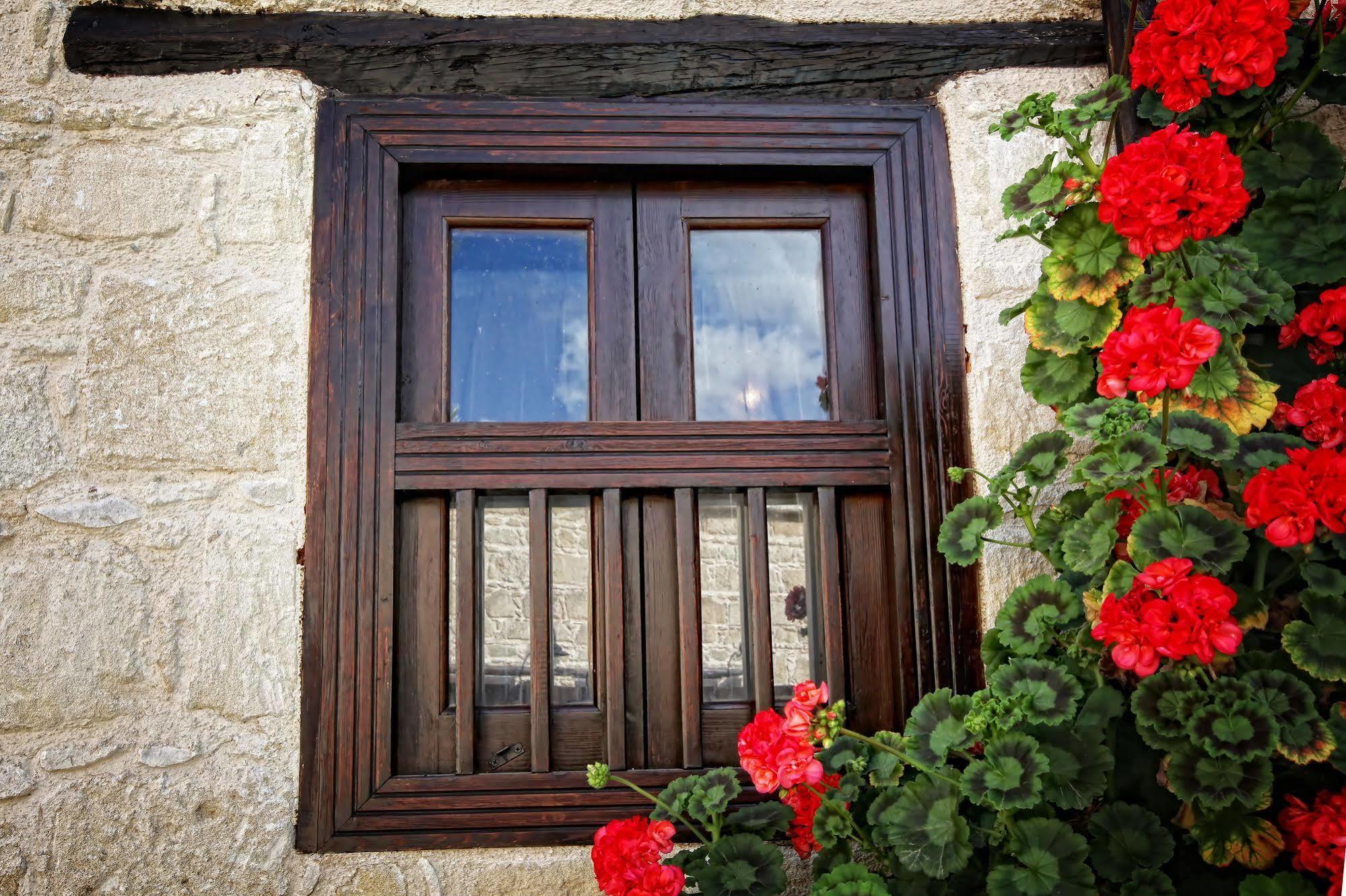 Leonidas Village Houses Goudhi Exterior photo